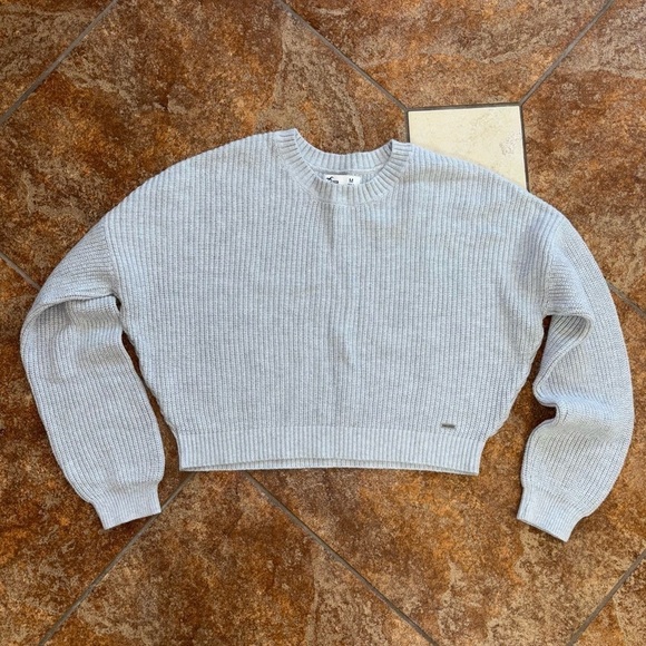 Hollister Drop Shoulder Lightweight Women’s Medium Gray Sweater - Picture 1 of 8